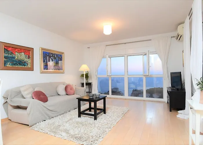 Mariva Deluxe Apartment