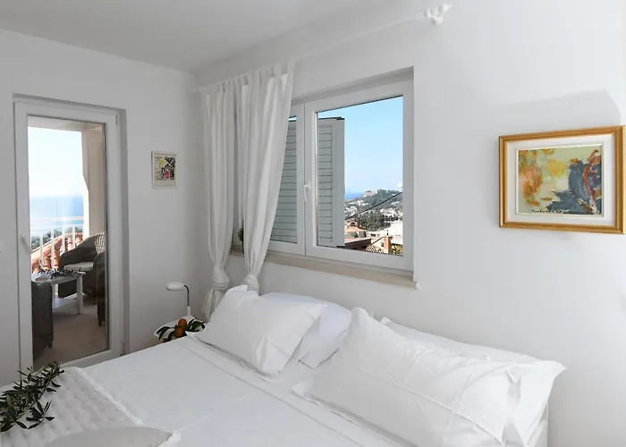 Mariva Deluxe دوبروفينك