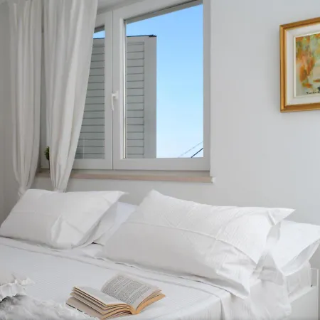 Mariva Deluxe Apartament *
